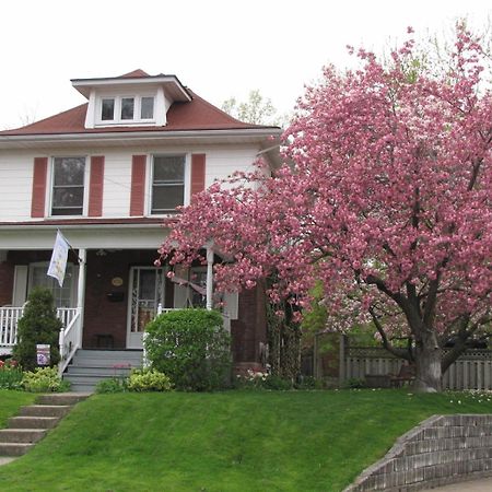 Strathaird Bed And Breakfast Niagara Falls Exterior photo